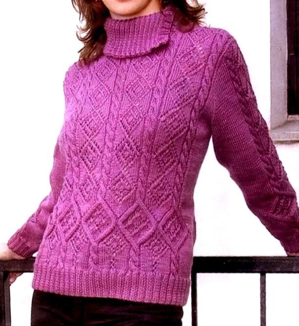Длинный вязаный узорчатый пуловер
