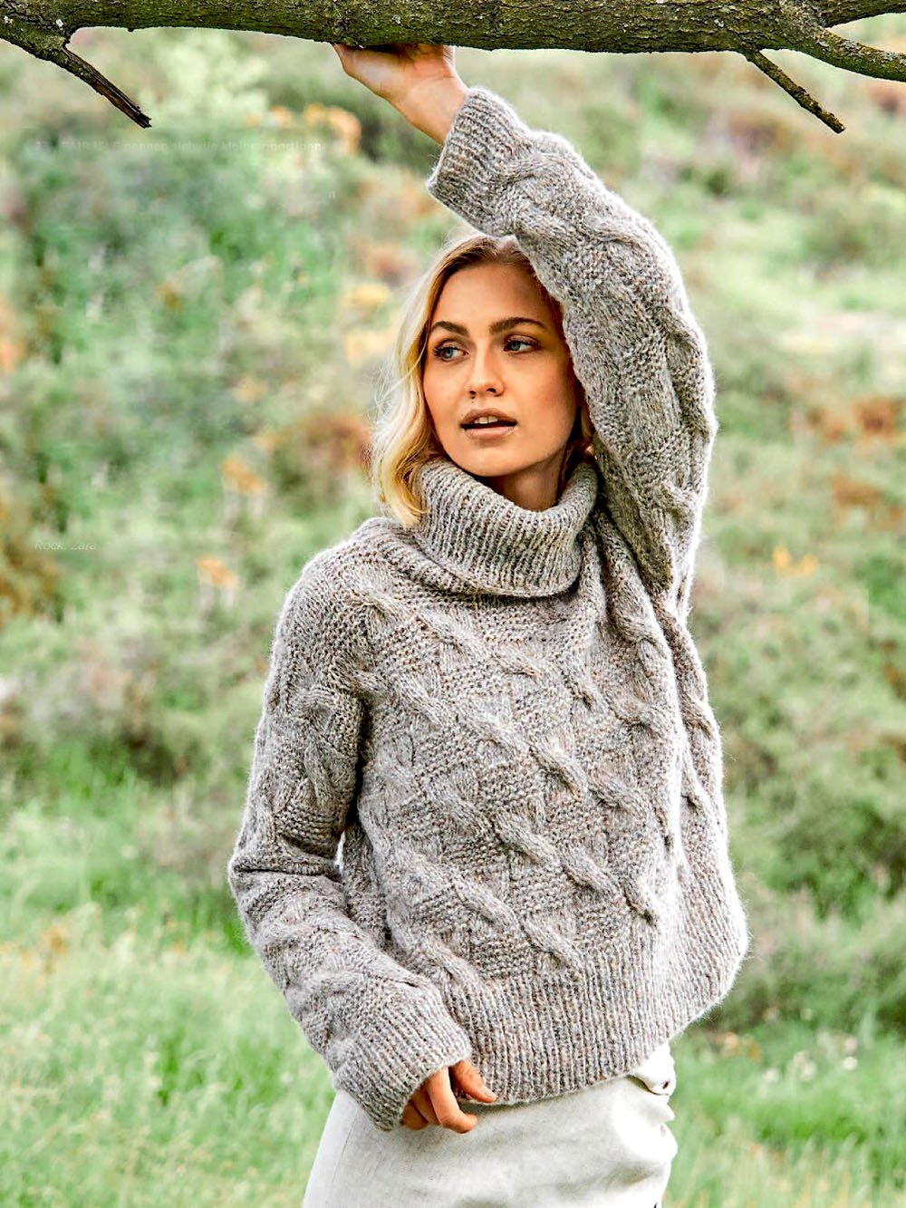 Вязаный свитер спицами для женщин - схемы вязания свитера с описанием
